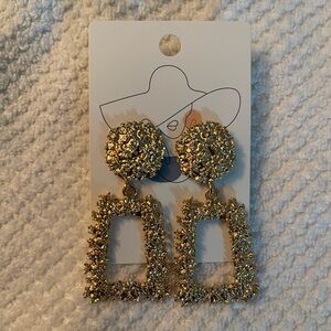 2/$10 | Gold tone dangle rectangle earrings